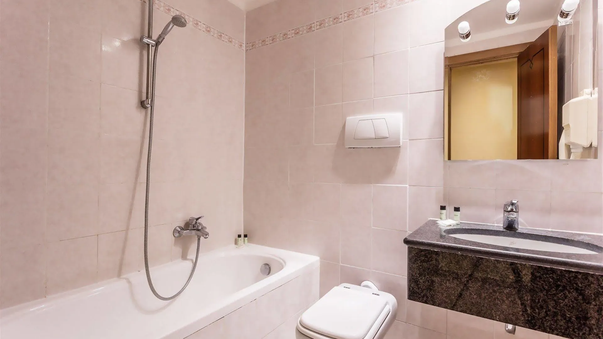 ***  Raeli Hotel Lazio Rome Italy